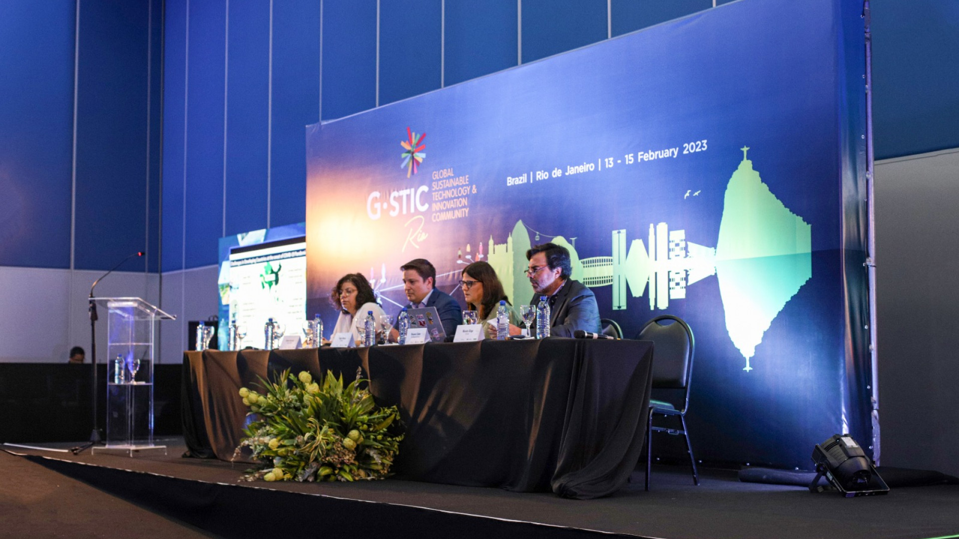 En Río de Janeiro, Vizzotti destacó la alianza entre Brasil y Argentina para fortalecer la producción regional de tecnología e insumos para la salud