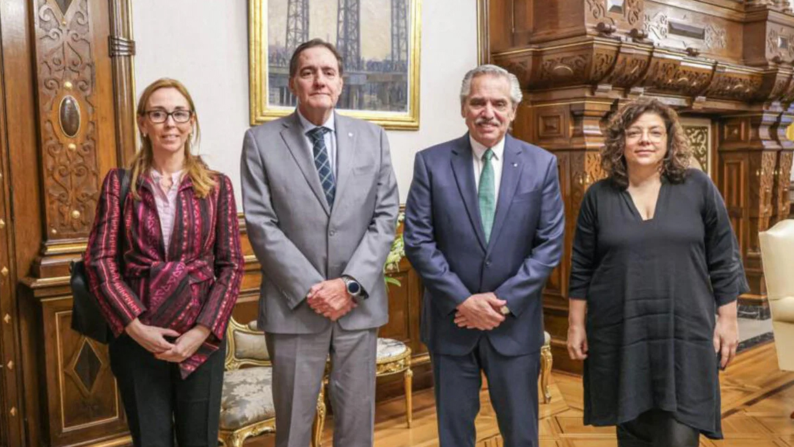 PAHO Director meets with the President of Argentina to discuss regional vaccine development and other priority health issues
